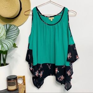 takara | green floral bell sleeve cold-shoulder handkerchief hem top s